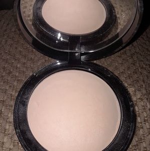 NWOT Lorac PF1 perfecting powder